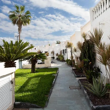 Detached 3-story Home, Seafront And بلايا ذي لاس أميريكاس